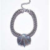 Concha Halskette (Silber/Aqua) | Silberversilberte Muschel-Kette mit Aqua-Kristallen – Yasèmia