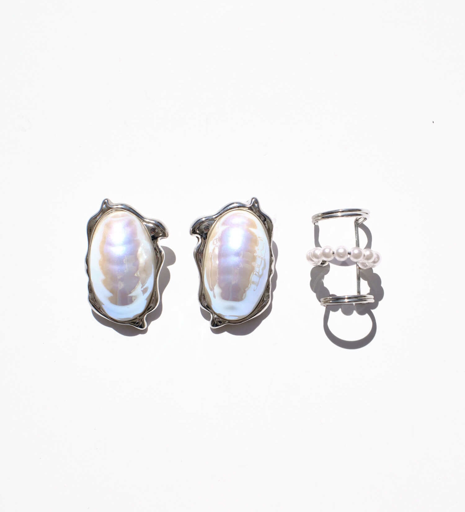 Cayo Ohrringe | Silberversilbertes Set mit Perlen & Ohrmanschette – Yasèmia Earrings Yasèmia