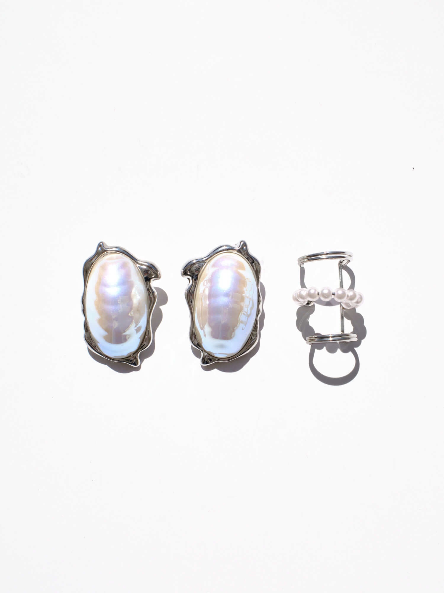 Cayo Ohrringe | Silberversilbertes Set mit Perlen & Ohrmanschette – Yasèmia Earrings Yasèmia