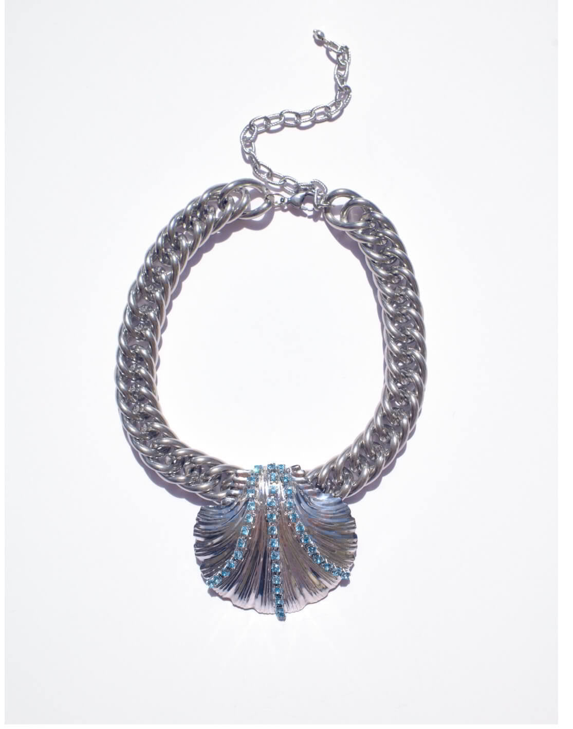 Concha Halskette (Silber/Aqua) | Silberversilberte Muschel-Kette mit Aqua-Kristallen – Yasèmia Yasèmia