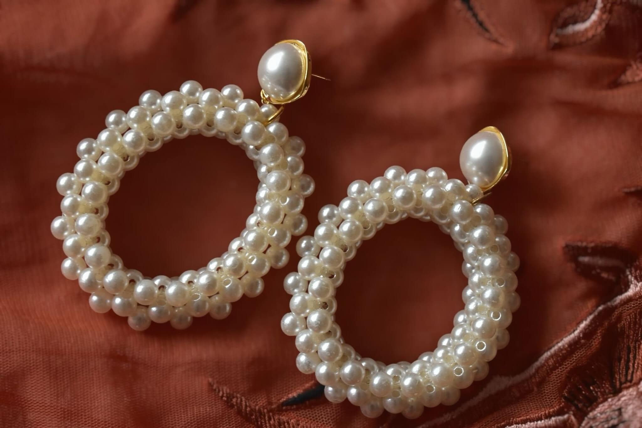 Handgemachte Siren Ohrringe mit Wasserperlen l Yasèmia Jewellery Yasèmia
