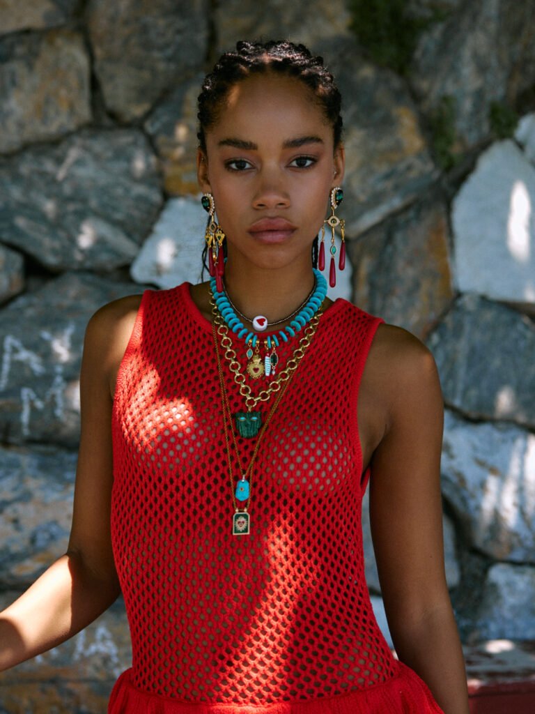 Kai Halskette | Multicharm-Kette mit Türkis Howlith-Perlen & Herz-Anhänger – Yasèmia Necklace Yasèmia