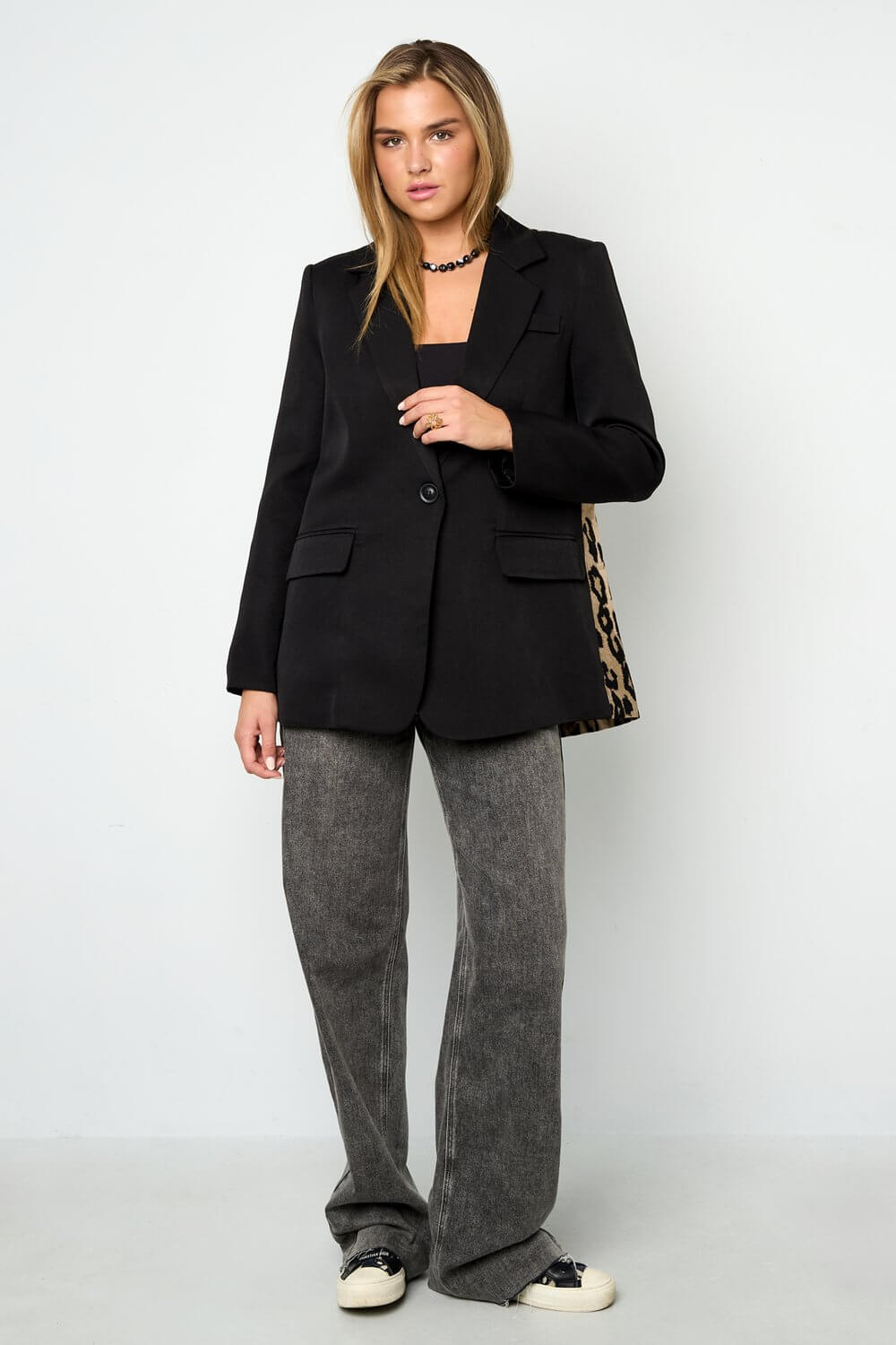 Yasemia Leopardenmuster Statement Blazer Damen Eleganter Leo Look 2025