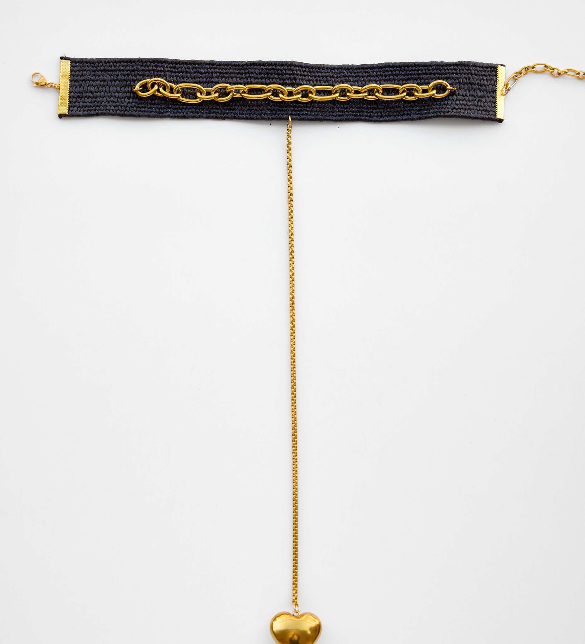 Night Fever Choker – Raffia & Gold, Herzanhänger | Yasèmia Choker Yasèmia