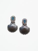 Ocean Muse Ohrringe (Silber/Aqua) | Silberversilberte Muschel-Ohrringe mit Aqua-Kristallen – Yasèmia Earrings Yasèmia