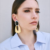 Raven Ohrringe — 24k Gold & Silber Vergoldet mit schwarzem Cabochon | Yasèmia Fashion Jewellery Yasèmia