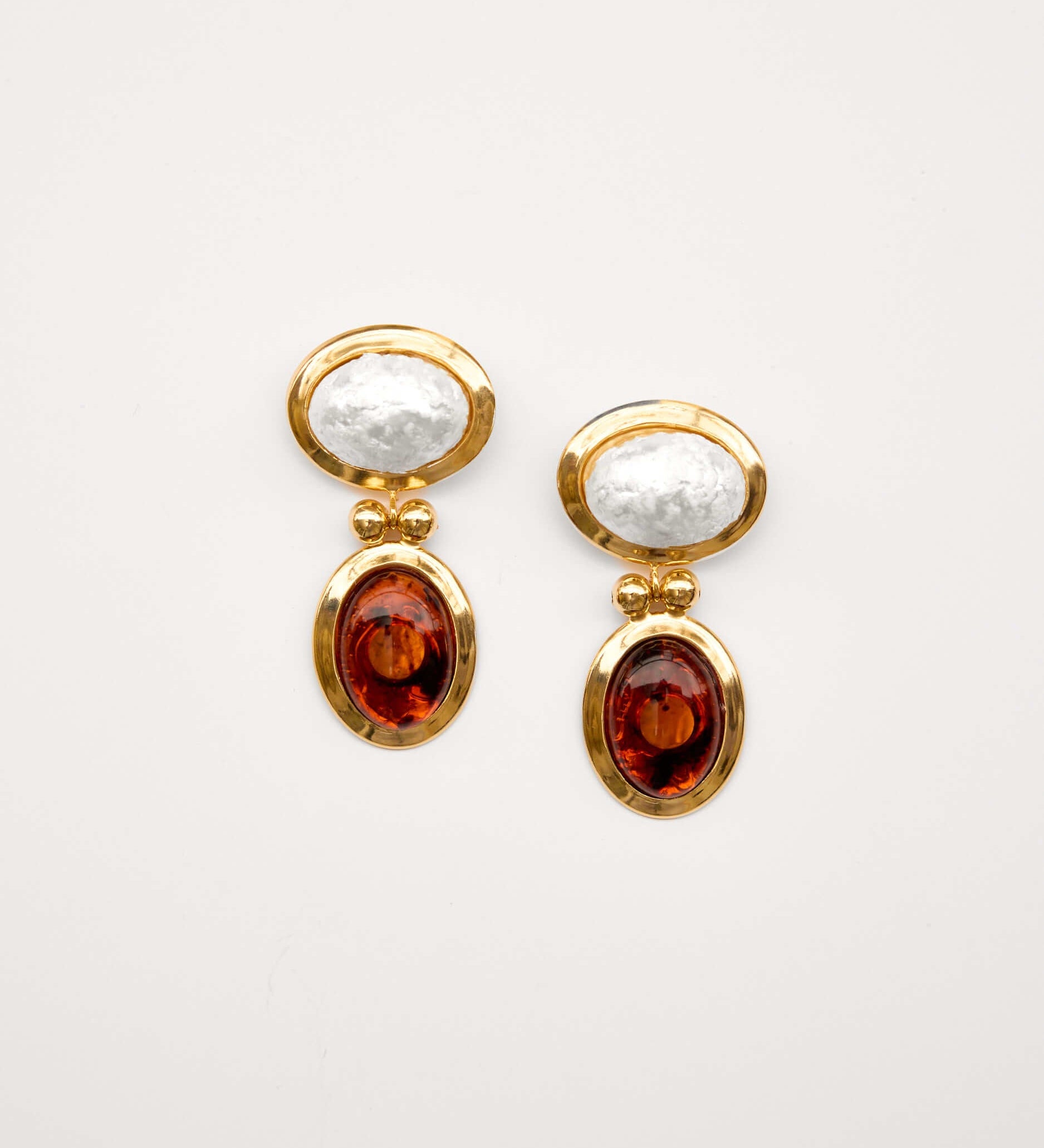 Revive Ohrringe — Vergoldet mit Perlen & Schildpatt | Yasèmia Fashion Jewellery Yasèmia