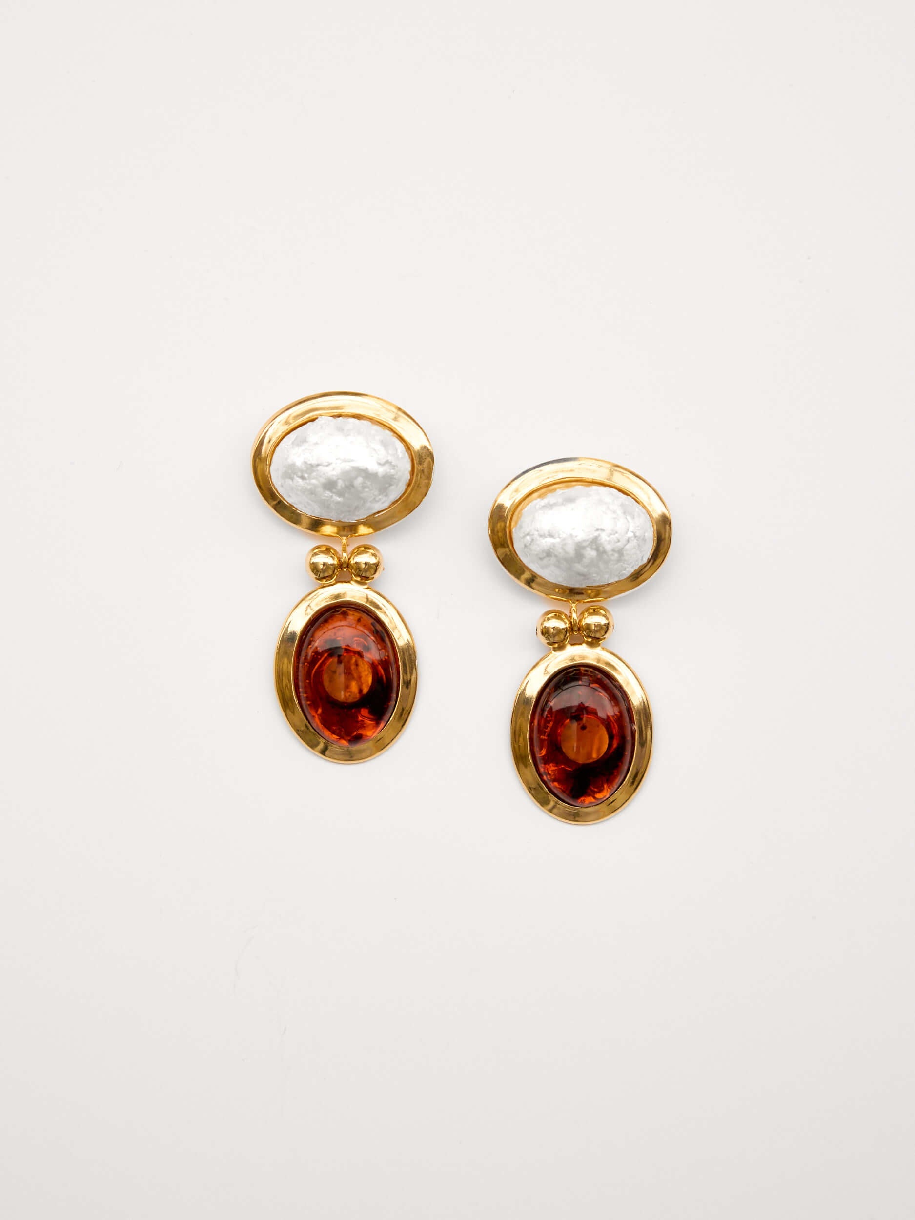 Revive Ohrringe — Vergoldet mit Perlen & Schildpatt | Yasèmia Fashion Jewellery Yasèmia