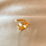 Eleganter Sahara - Ring aus 24K vergoldetem Bronze – Verstellbar und Hypoallergen l Yasèmia Jewellery Yasèmia