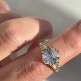 Eleganter Siena Ring aus 18K vergoldetem Edelstahl mit funkelnden Zirkonen in Lavendelrosa l Yasèmia Jewellery Yasèmia