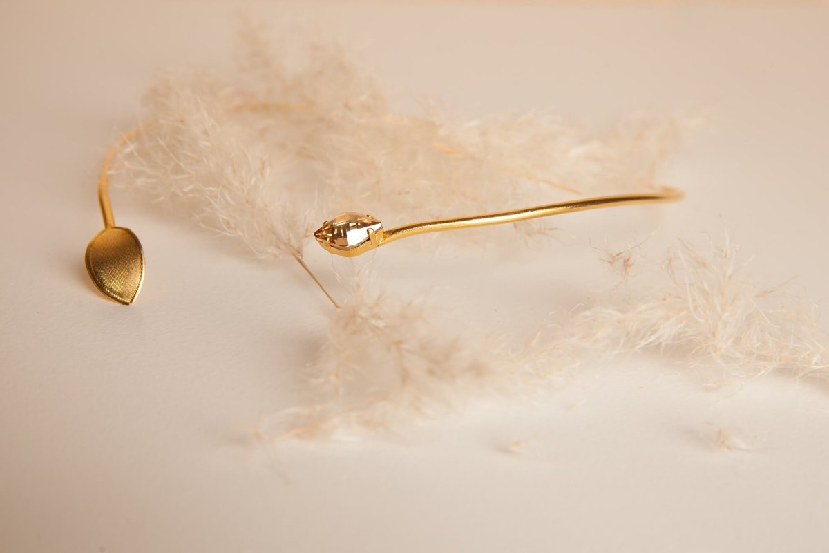 Eleganter Diana Kragen - Halsreifen mit 24K Swarovski Elementen & vergoldetem Bronze - l Yasèmia Jewellery Yasèmia