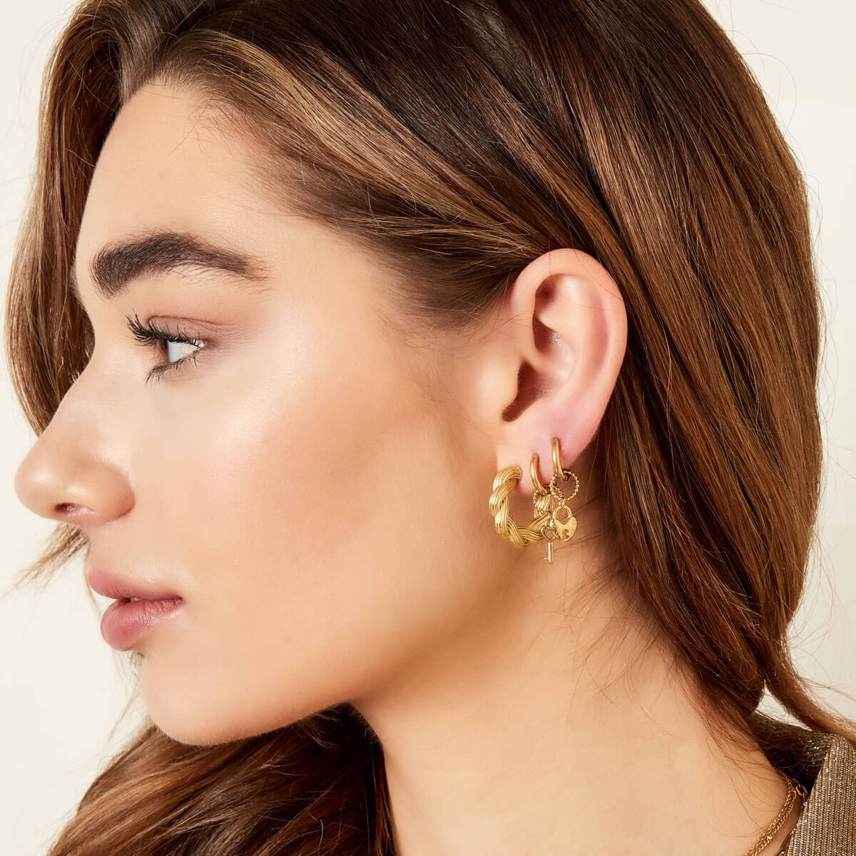 Elegante Giselle Creolen - 18K vergoldeter Edelstahl l Yasèmia Jewellery Yasèmia