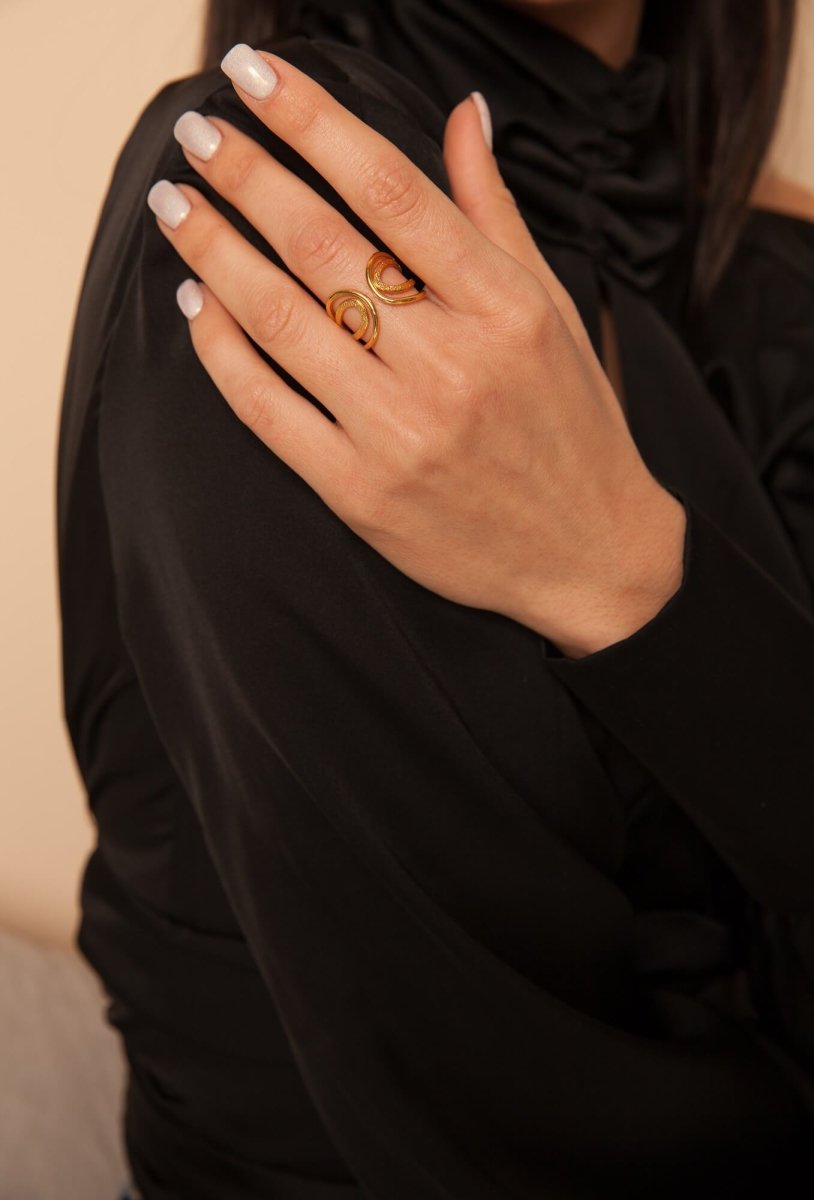 Hazelring aus 24K vergoldetem Bronze mit antiallergischen Eigenschaften l Yasèmia Jewellery Yasèmia