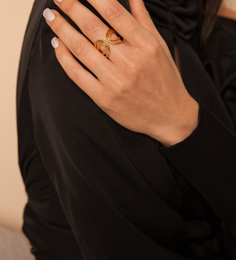Hazelring aus 24K vergoldetem Bronze mit antiallergischen Eigenschaften l Yasèmia Jewellery Yasèmia