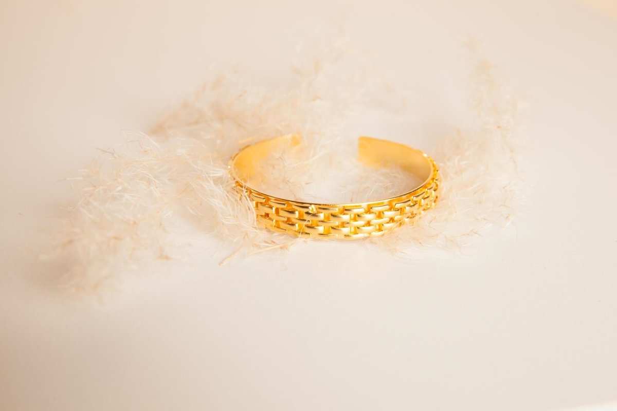 Elegantes Armband aus vergoldetem Bronze - Julie Bangle l Yasèmia Jewellery Yasèmia