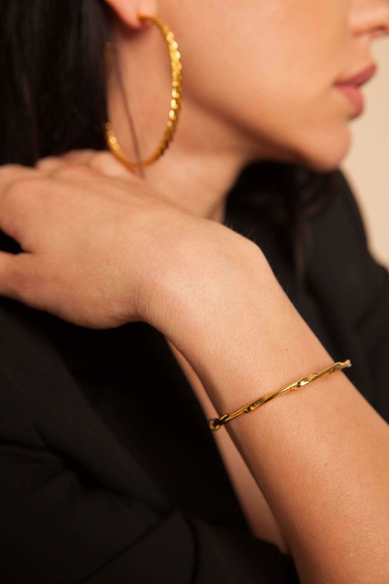 Schlichtes und Elegantes 24K Goldplattiertes Bronze Armband - Handgefertigt in Griechenland l Yasèmia Jewellery Yasèmia