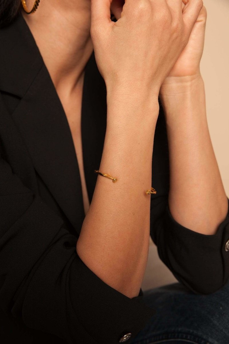 Schlichtes und Elegantes 24K Goldplattiertes Bronze Armband - Handgefertigt in Griechenland l Yasèmia Jewellery Yasèmia
