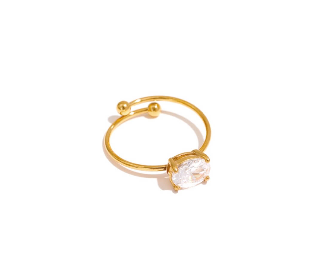 Eleganter Nirah Ring aus 18K vergoldetem Edelstahl mit funkelnden Zirkonen l Yasèmia Jewellery Yasèmia