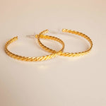 Elegante Paloma Creolen - 24K vergoldetes Bronze l Yasèmia Jewellery Yasèmia