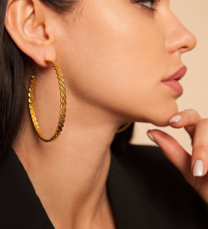 Elegante Paloma Creolen - 24K vergoldetes Bronze l Yasèmia Jewellery Yasèmia