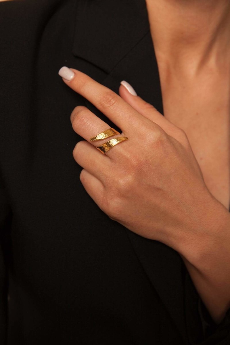 Eleganter Sahara - Ring aus 24K vergoldetem Bronze – Verstellbar und Hypoallergen l Yasèmia Jewellery Yasèmia