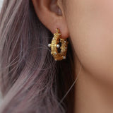 Veronica Hoops Ohrringe - 18K vergoldeter Edelstahl mit Süßwasserperlen & Zirkonia l Yasèmia Jewellery Yasèmia