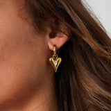 Elegante Herz - Ohrringe im Hoop - Stil aus 18K vergoldetem Edelstahl l Yasèmia Jewellery Yasèmia